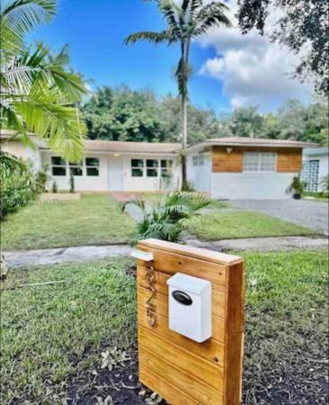 Golden Glades No HOA, 825 NE 151st St 0, Golden Glades, Florida 33162, image 1
