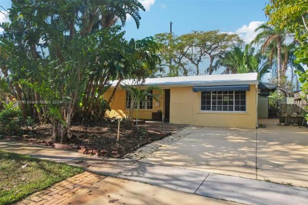 Coral Manor, 1421 SW 1st Ter, Deerfield Beach, Florida 33441, image 1