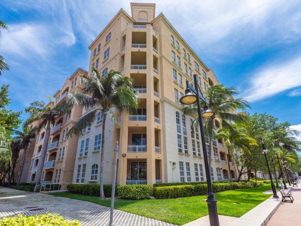 Alaqua, 3001 NE 185th St #517, Aventura, Florida 33180, image 1
