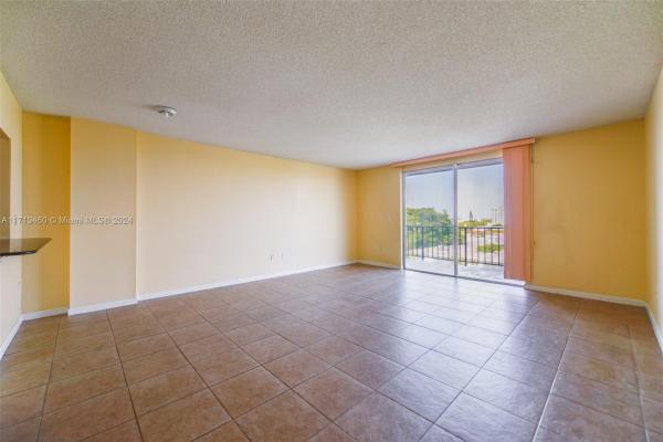 3 Horizons East, 12500 NE 15 Ave #609, North Miami, Florida 33161, image 1