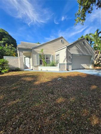 Cinnamon Place At Honeywoods, 8651 SW 12th St, Pembroke Pines, Florida 33025, image 1