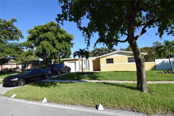 Holiday Village, 4221 NW 21st St, Lauderdale Lakes, Florida 33313, image 3