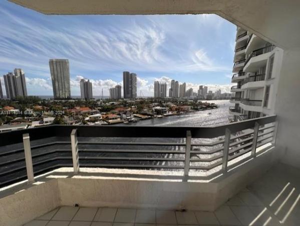 Mystic Pointe Tower 100, 19195 NE 36th Ct #1207, Aventura, Florida 33180, image 3