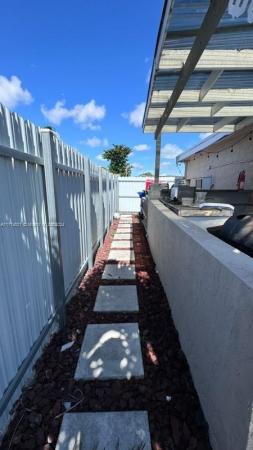 Park Plaza, 600 SW 28th Way, Fort Lauderdale, Florida 33312, image 1