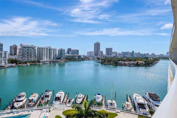 King Cole, 900 Bay Dr #918, Miami Beach, Florida 33141, image 2