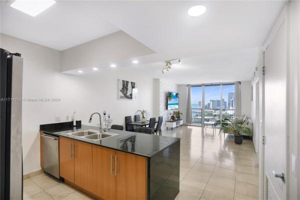 Opera Tower, 1750 N Bayshore Dr #3210, Miami, Florida 33132, image 1