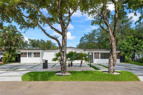 Heftler Homes Sunset Park, 8515 SW 97th Rd, Kendall, Florida 33173, image 1
