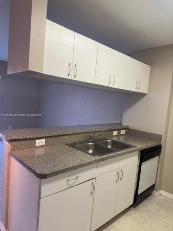 Pinehurst Club, 460 S Park Rd #6-205, Hollywood, Florida 33021, image 1