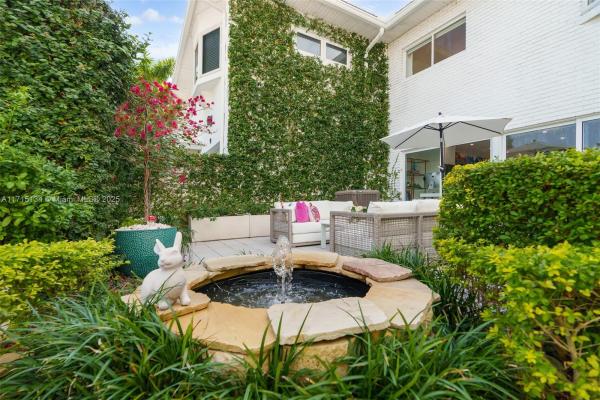 Townhouse Isles, 7 Coventry Way #7, Wilton Manors, Florida 33305, image 1