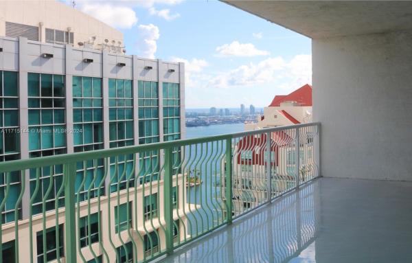 The Club At Brickell Bay, 1200 Brickell Bay Dr #4214, Miami, Florida 33131, image 1