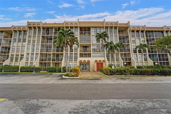 De Soto Park South, 601 Three Islands Blvd #205, Hallandale Beach, Florida 33009, image 1