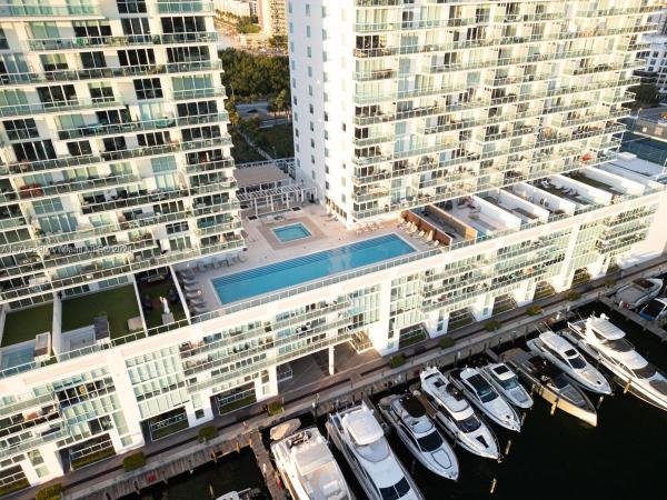 400 Sunny Isles Marina, 400 Sunny Isles Blvd #dd220, Sunny Isles Beach, Florida 33160, image 1