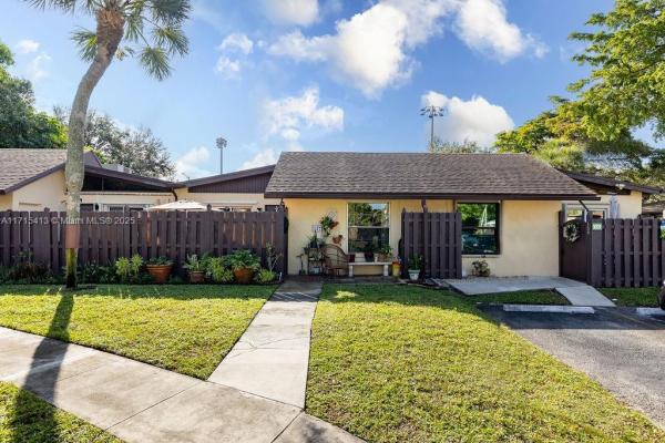 Villas At Carriage Hills, 137 Fox Rd #3-45, Hollywood, Florida 33024, image 1