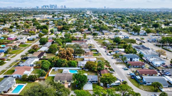 Breezyway Manor, 1240 SW 32nd Ave, Fort Lauderdale, Florida 33312, image 1