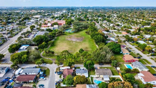 Breezyway Manor, 1240 SW 32nd Ave, Fort Lauderdale, Florida 33312, image 3