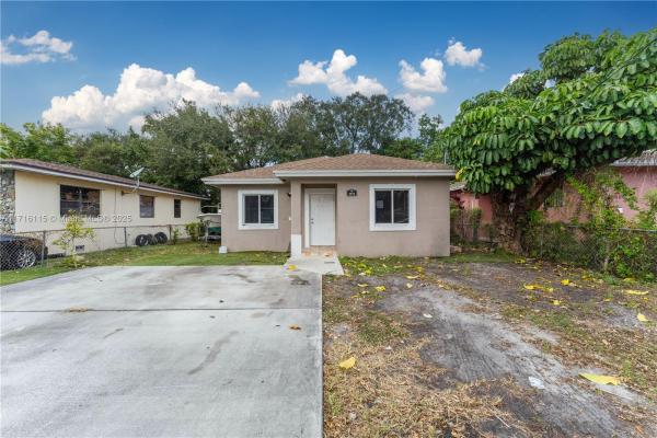 Floral Heights, 1971 NW 57th St, Brownsville, Florida 33142, image 1