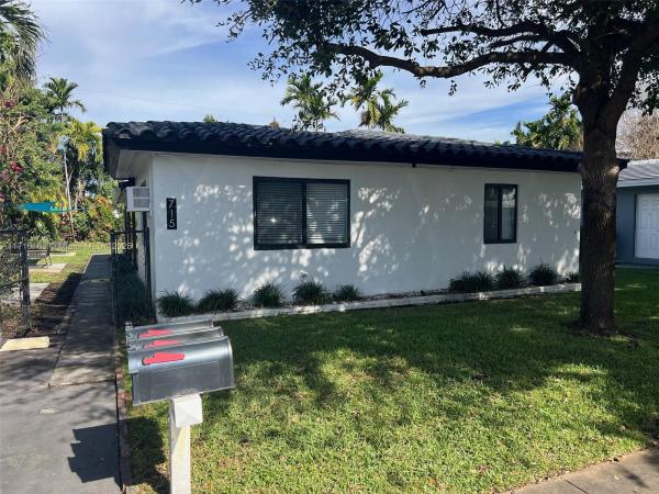 Atlantic Shores Dixie Highway, 715 NE 6th St, Hallandale Beach, Florida 33009, image 1