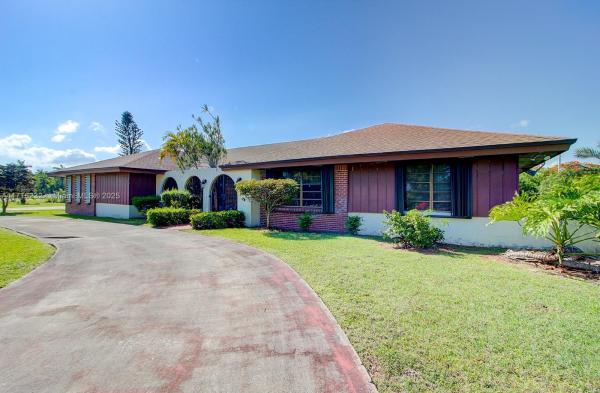 Tripletts, 12425 SW 226th St, Goulds, Florida 33170, image 1