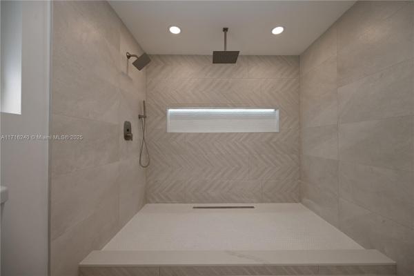 Parkway Estates, 17200 NW Miami Ct, North Miami Beach, Florida 33169, image 1