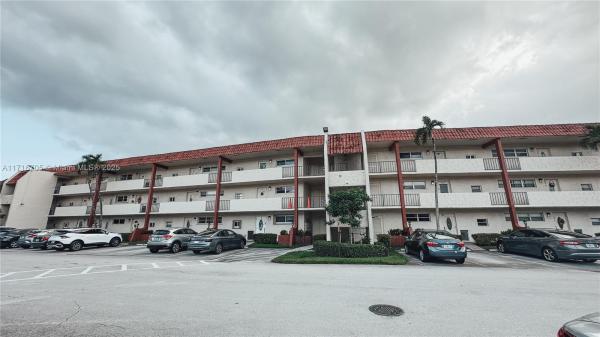 Hollybrook Golf & Tennis Club, 311 S Hollybrook Dr #308, Pembroke Pines, Florida 33025, image 1