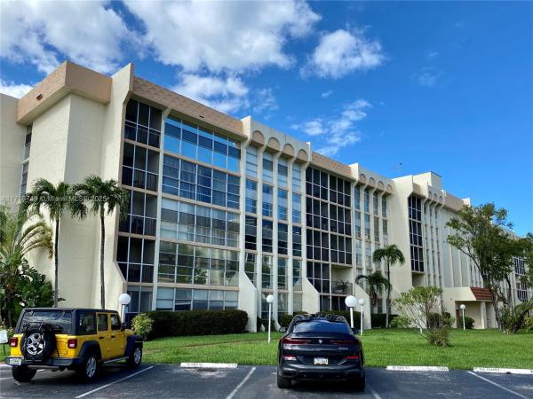 De Soto Park South, 851 Three Islands Blvd #106, Hallandale Beach, Florida 33009, image 1