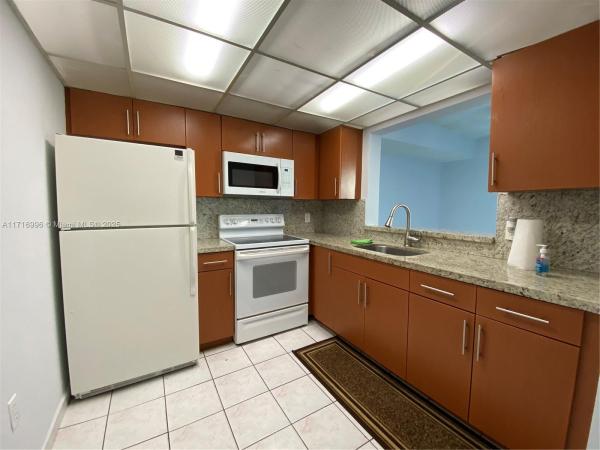 International Towers, 2055 SW 122nd Ave #205, Tamiami, Florida 33175, image 1