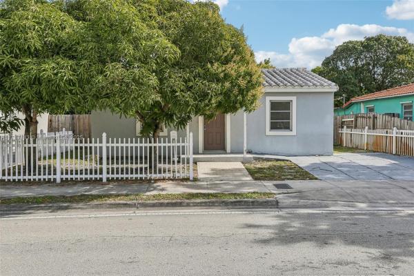 South Middle River, 1432 N Andrews Ave, Fort Lauderdale, Florida 33311, image 1