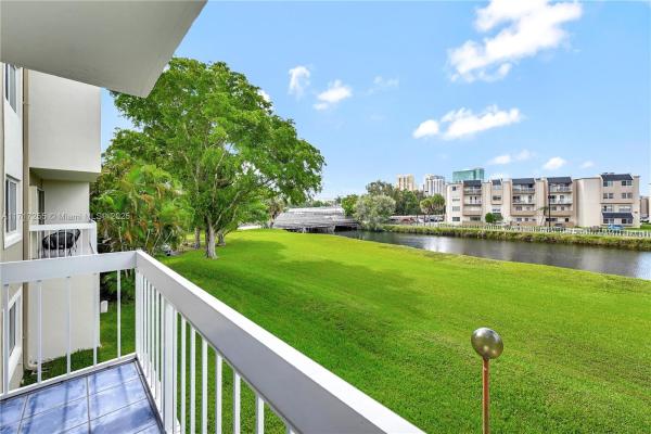 Village Of Kings Creek, 7720 Camino Real #E-213, Glenvar Heights, Florida 33143, image 1