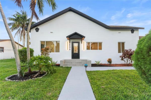 806 NE 13th St, Unincorporated Dade County, Florida 33030, image 2