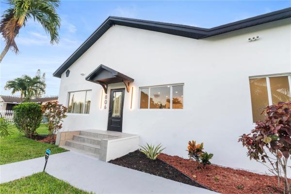 806 NE 13th St, Unincorporated Dade County, Florida 33030, image 3