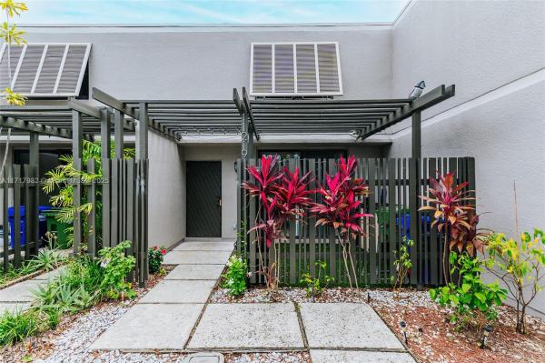 Villas Lakes, 11219 NW 14th Ct #11219, Pembroke Pines, Florida 33026, image 1