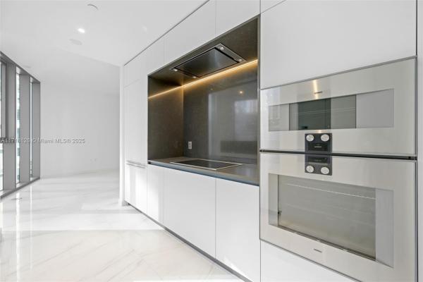 Muze At Met, 300 Biscayne Blvd Way #1105, Miami, Florida 33131, image 1