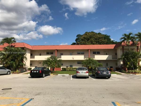 Hollybrook Golf & Tennis Club, 611 S Hollybrook Dr #102, Pembroke Pines, Florida 33025, image 1