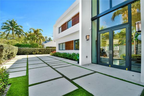 Biscayne Park Terrace, 1920 Tigertail Ave, Miami, Florida 33133, image 1