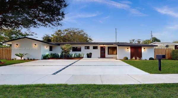 Heftler Homes Sunset Park, 8530 SW 97th Rd, Kendall, Florida 33173, image 1