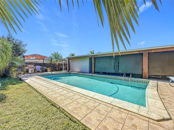 Carol City, 17915 NW 48th Ct, Miami Gardens, Florida 33055, image 2