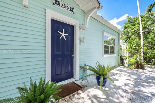 Biscayne Lawn, 1006 NE 118th St, Biscayne Park, Florida 33161, image 2