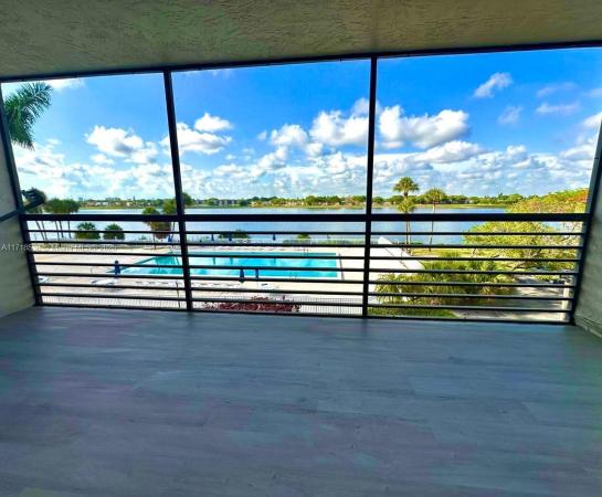 Lakeview Of The California Club, 20840 San Simeon Way #305, Ives Estates, Florida 33179, image 1