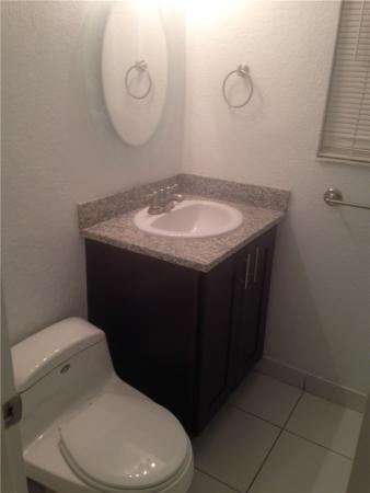 Lakeview Of The California Club, 20840 San Simeon Way #305, Ives Estates, Florida 33179, image 2