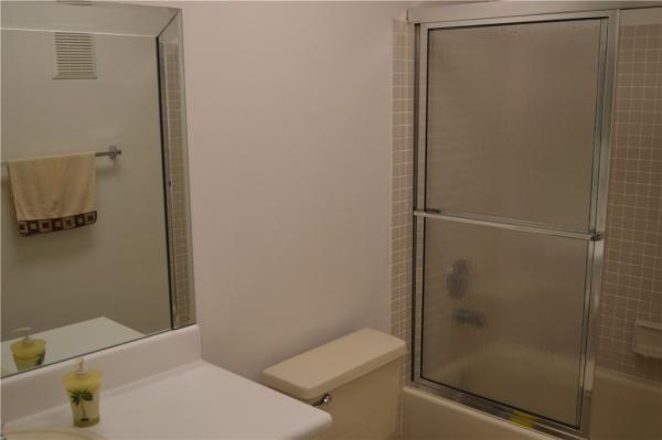Lakeview Of The California Club, 20840 San Simeon Way #305, Ives Estates, Florida 33179, image 3