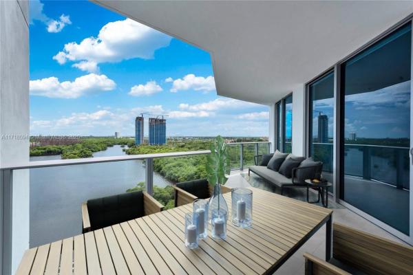 The Reserve At Marina Palms, 17111 Biscayne Blvd #1204, North Miami Beach, Florida 33160, image 2