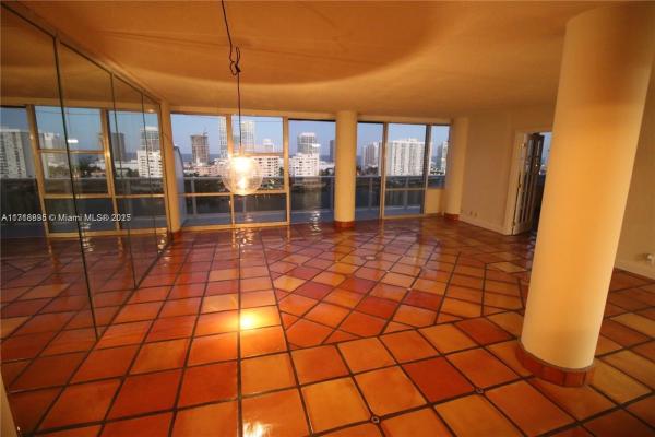 King Cole, Miami Beach, Florida 33141, image 1