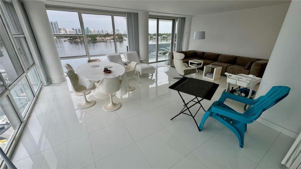 King Cole, Miami Beach, Florida 33141, image 1