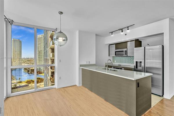 500 Brickell West, 55 SE 6th St #2202, Miami, Florida 33131, image 1