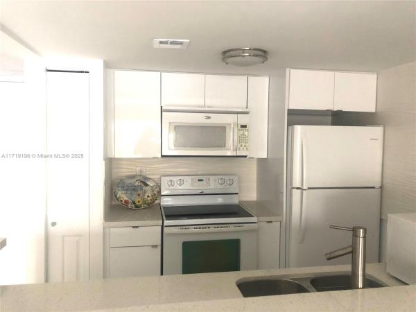 Westchester Point, 995 SW 84th Ave #124, Westchester, Florida 33144, image 1