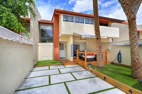 Sunset Park Lake Villas, 10461 SW 80th St, Kendall, Florida 33173, image 1