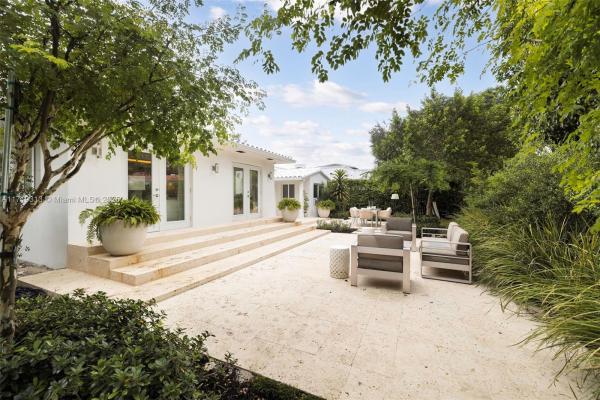 Granada Groves, 919 Granada Groves Ct, Coral Gables, Florida 33134, image 1