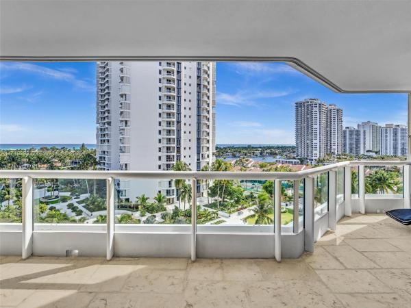 South Tower At The Point, 21055 Yacht Club Dr #1102, Aventura, Florida 33180, image 1
