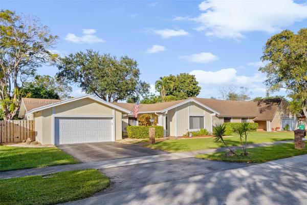 Calusa Club Estates, 13275 SW 102nd St, The Crossings, Florida 33186, image 1