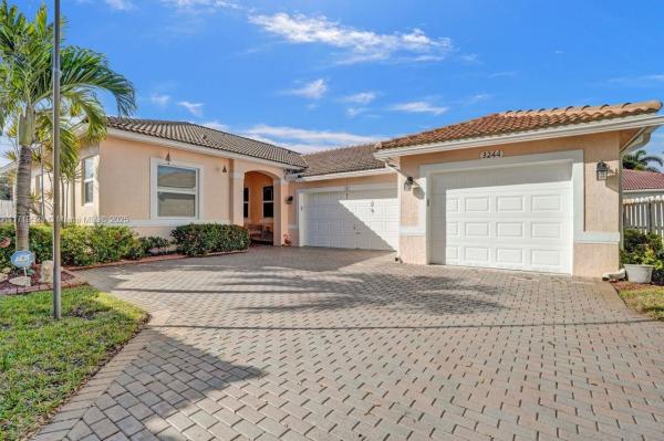 Banyan Oakridge, 3244 SW 53rd Ct, Hollywood, Florida 33312, image 1